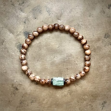 Bransoletka drewno z kianitem