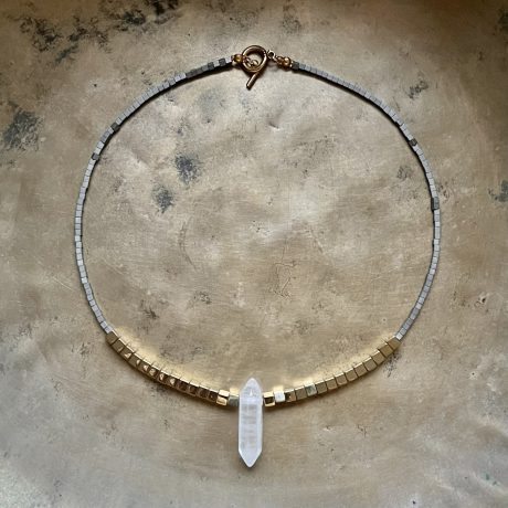 Choker hematytowy z Kryształem Górskim